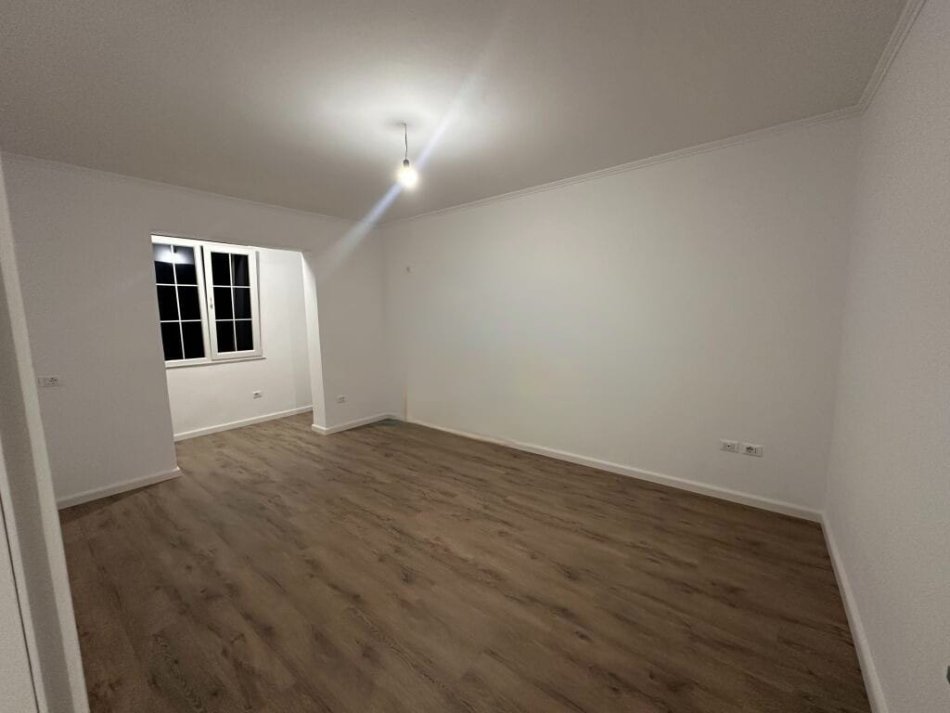 Tirane, shitet apartament 2+1+Aneks+Ballkon Kati 3, 72 m² 145.000 € (21 Dhjetori)