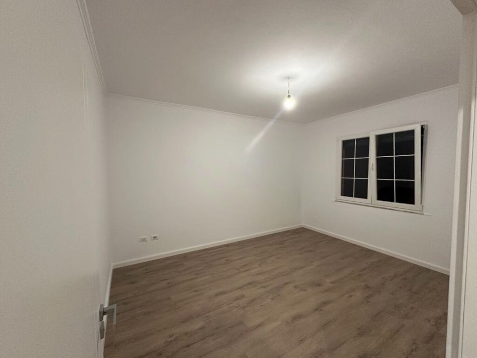 Tirane, shitet apartament 2+1+Aneks+Ballkon Kati 3, 72 m² 145.000 € (21 Dhjetori)