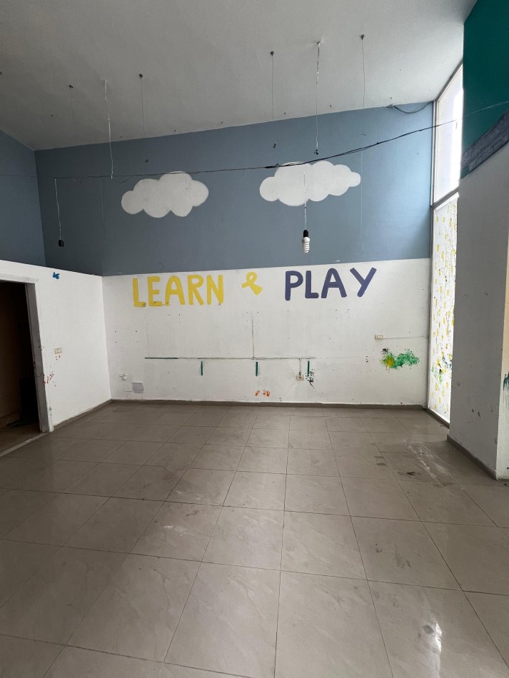 Tirane, jepet me qera zyre Kati 0, 60 m² 500 € (KOMPLESKI MAGNET)