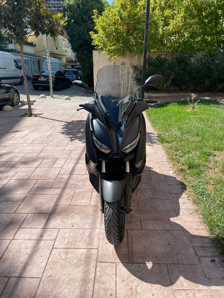 Tirane, shes Yamaha IRON X-Max 300 CC - Viti 2019 Benzin, e zeze 29.800 km 5.700 €