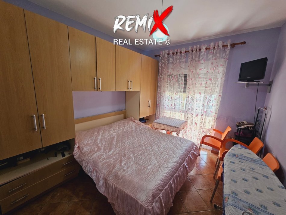 Shkembi Kavajes, jepet me qera apartament 1+1+Aneks+Ballkon Kati 2, 65 m² 300 € 