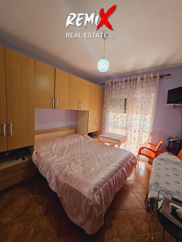 Shkembi Kavajes, jepet me qera apartament 1+1+Aneks+Ballkon Kati 2, 65 m² 300 € 