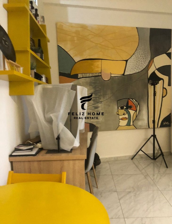 Tirane, jepet me qera zyre Kati 6, 70 m² 550 € (KOMUNA E PARISIT)