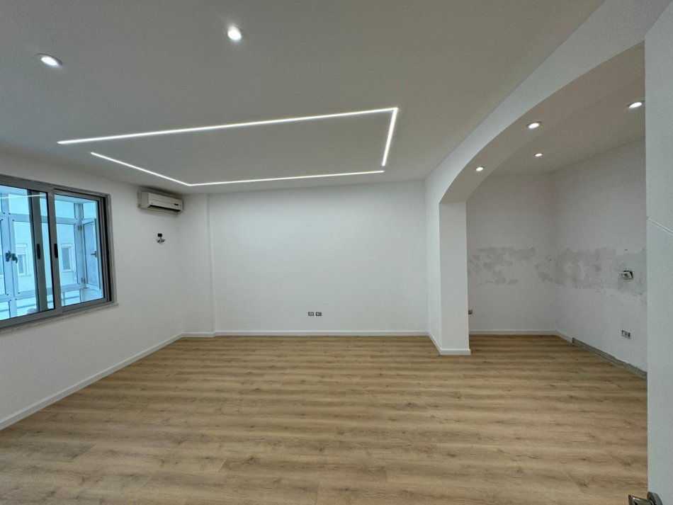 Tirane, shitet apartament 2+1 Kati 3, 104 m² 175.000 € (Fondacioni Eleonora)