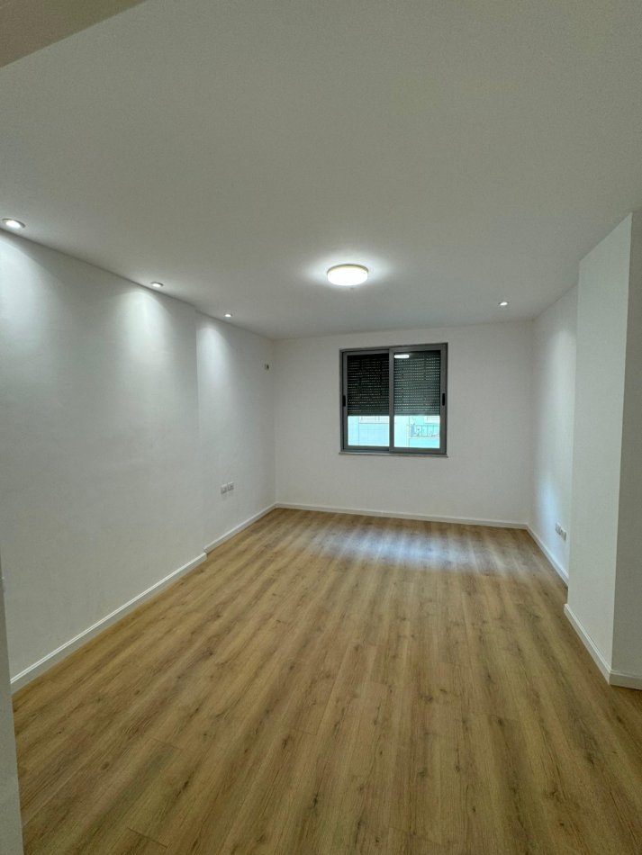 Tirane, shitet apartament 2+1 Kati 3, 104 m² 175.000 € (Fondacioni Eleonora)