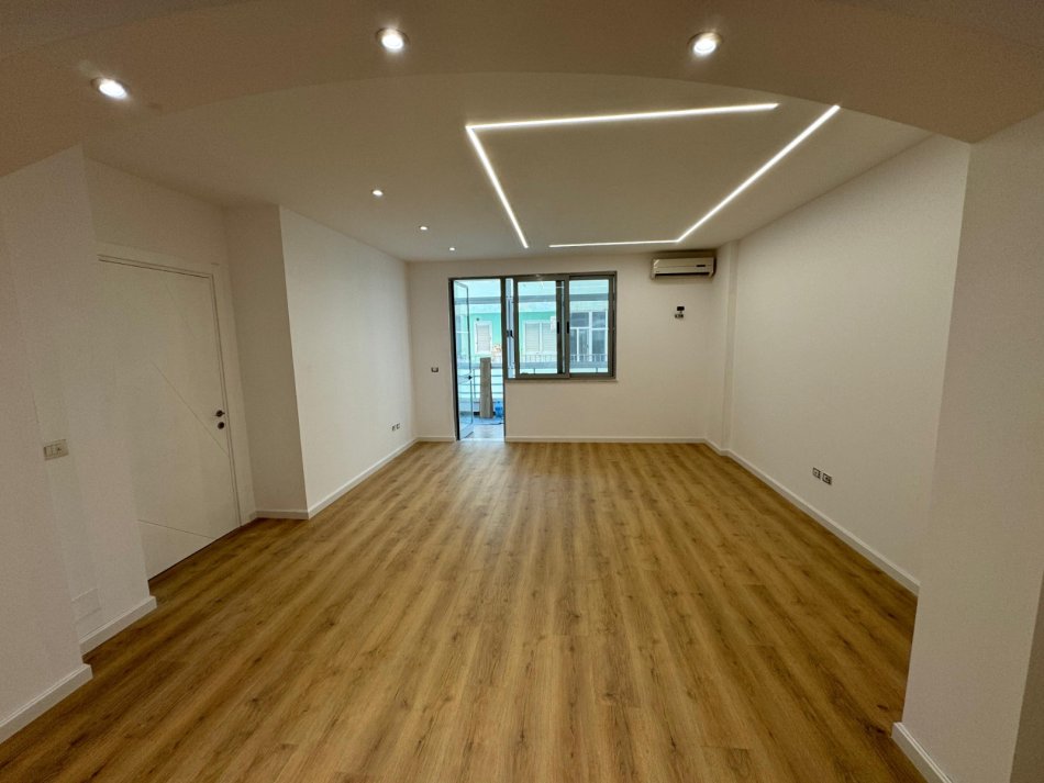 Tirane, shitet apartament 2+1 Kati 3, 104 m² 175.000 € (Fondacioni Eleonora)