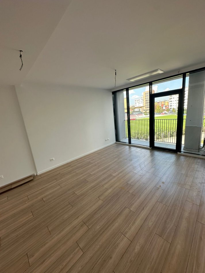 Tirane, jepet me qera zyre Kati 2, 67 m² 650 € (Lake View Residence)