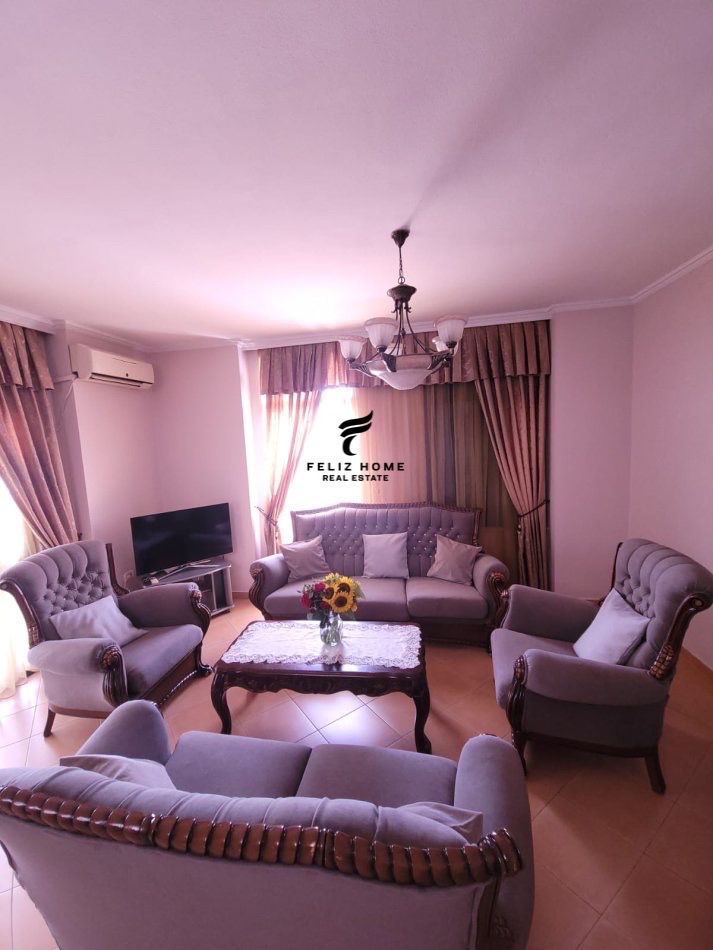 Tirane, jepet me qera apartament 2+1 Kati 8, 125 m² 600 € (ISH EKSPOZITA)