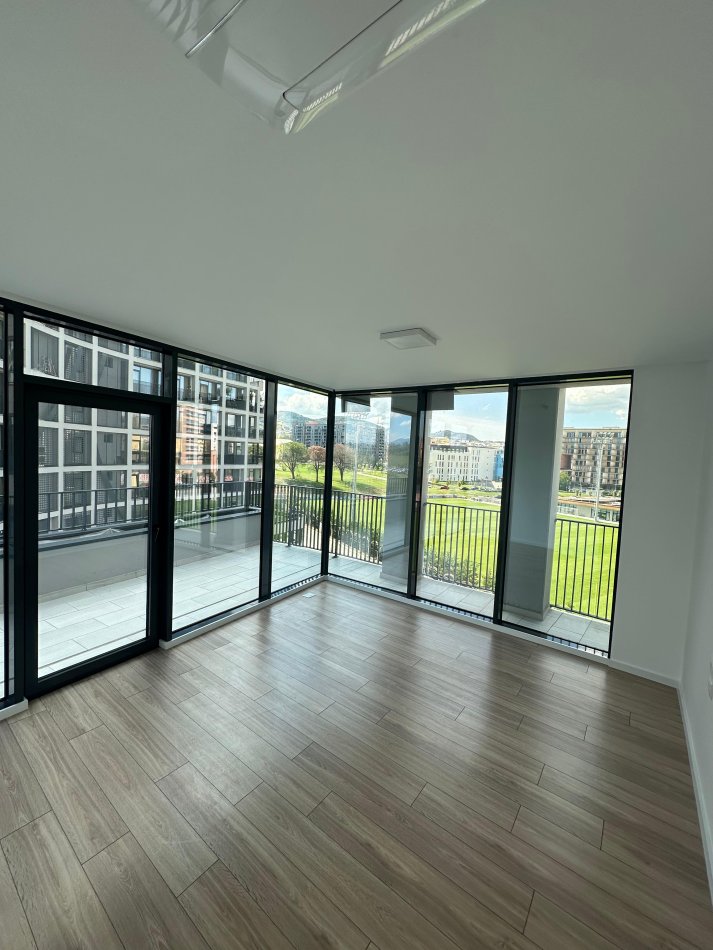 Tirane, jepet me qera zyre Kati 4, 200 m² 1.500 € (Rruga e Kosovareve)