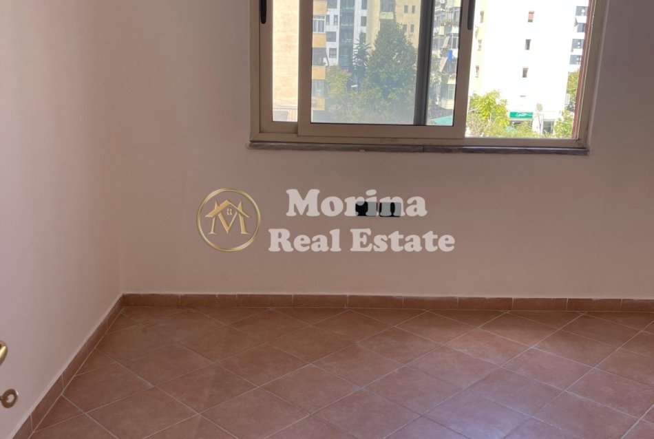 Tirane, shitet apartament 1+1 Kati 3, 65 m² 120.000 € (Rruga e Kavajes)