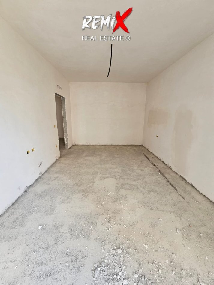 Mali Robit, shitet apartament 1+1+Aneks+Ballkon Kati 4, 56 m² 70.000 € 