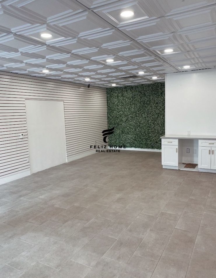 Tirane, jepet me qera dyqan Kati 0, 50 m² 750 € (SHESHI WILLSON)