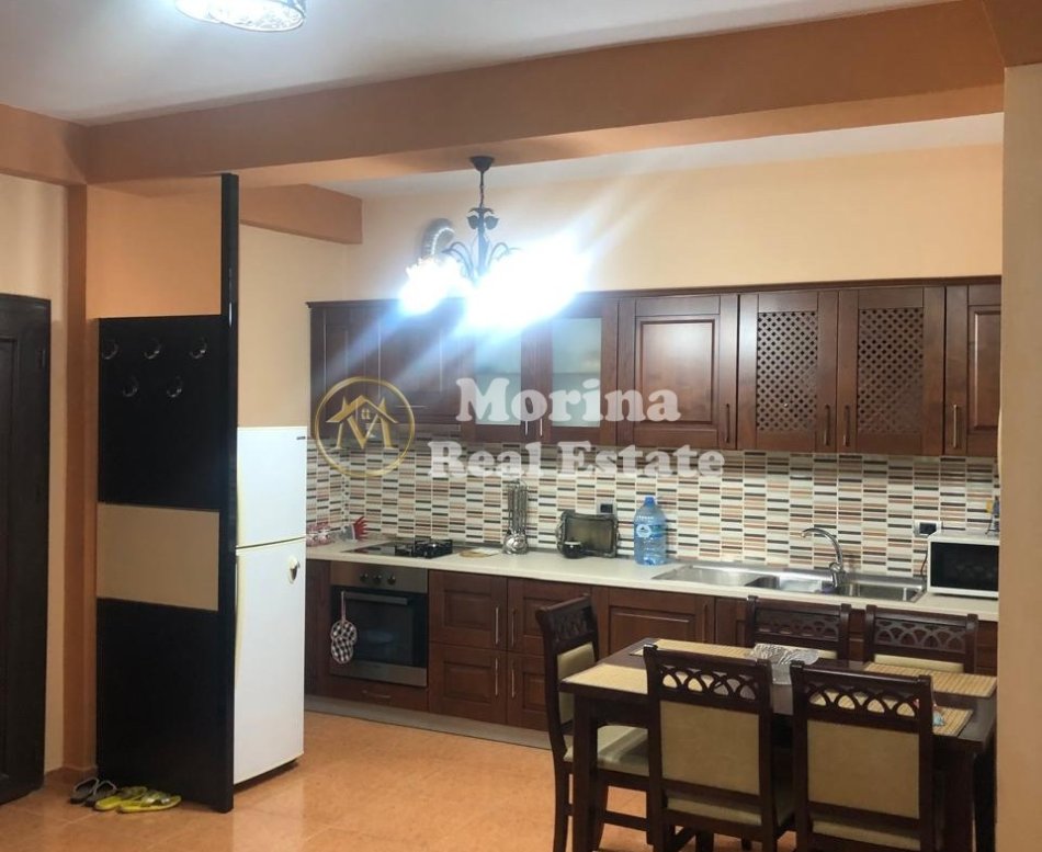 Tirane, jepet me qera apartament 1+1 Kati 3, 78 m² 600 € (Rruga Dibres)