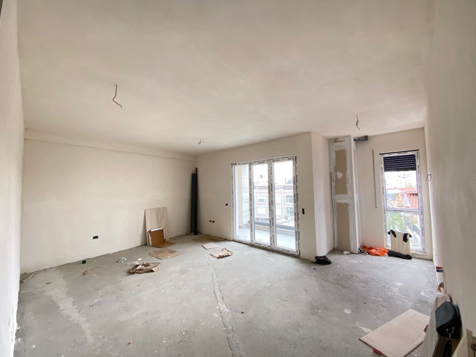 Tirane, shitet apartament 2+1+Aneks+Ballkon Kati 2, 109 m² 187.000 € (RRUGA JORDAN MISJA)