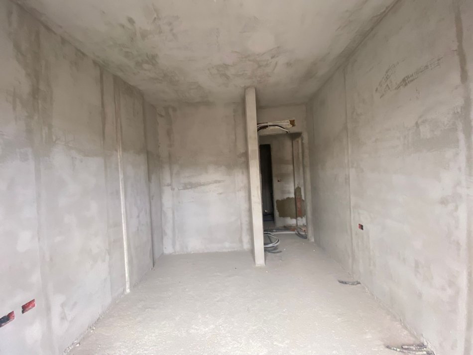 Tirane, shitet apartament 2+1+Aneks+Ballkon Kati 4, 120 m² 300.000 € (SHKOLLA E KUQE)