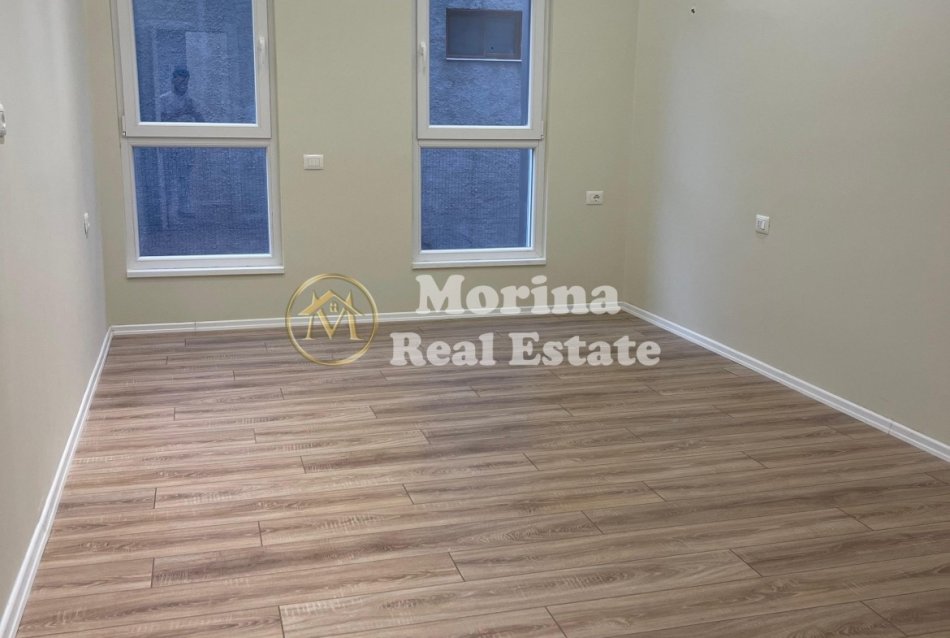 Tirane, jepet me qera apartament 2+1 Kati 2, 116 m² 550 € (Ali Demi)