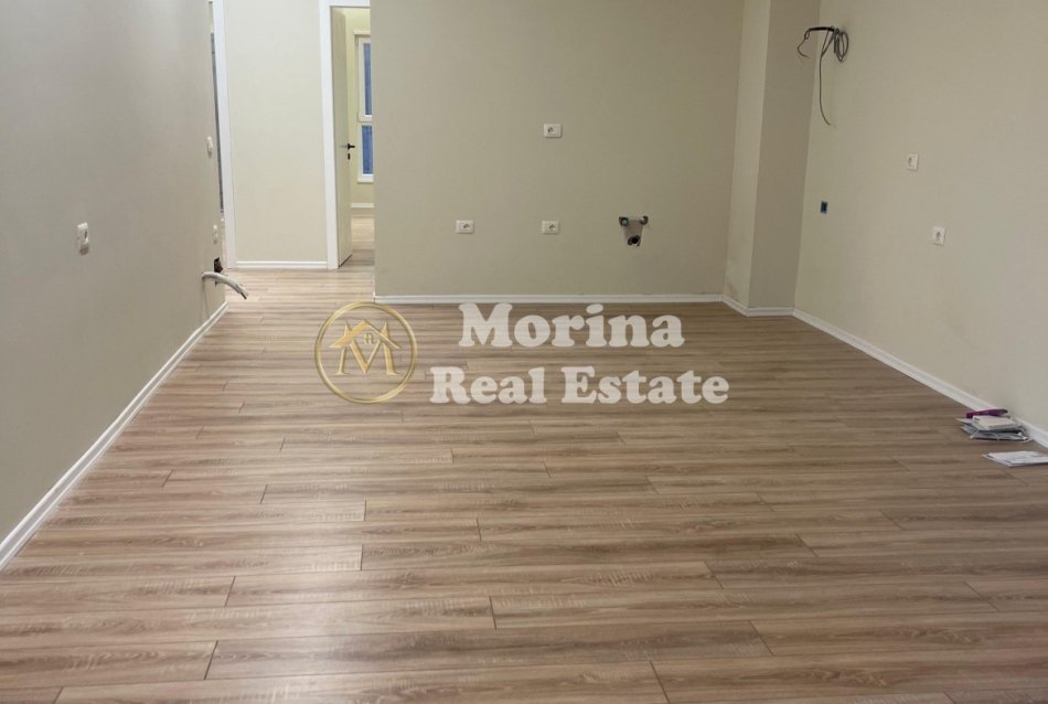 Tirane, jepet me qera apartament 2+1 Kati 2, 116 m² 550 € (Ali Demi)