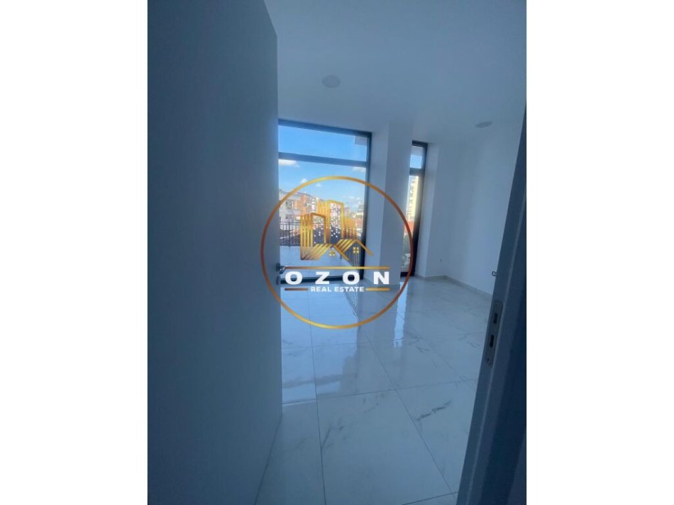 Ambjent Biznesi Me Qira Tek Rruga e Dibrës Në Afërsi Të Vilës Gold!