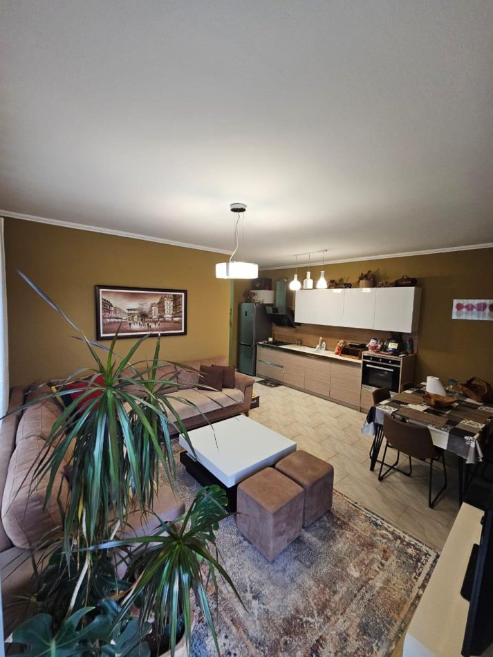 Tirane, shitet apartament 2+1 , 122 m² 146.400 € (Rruga e Dajtit)