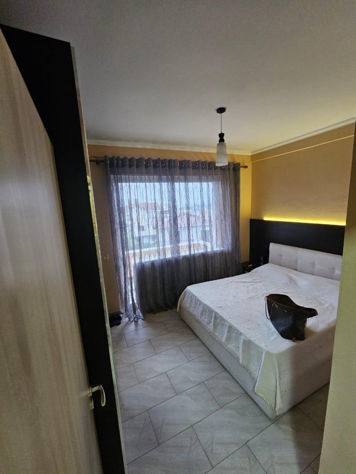 Tirane, shitet apartament 2+1 , 122 m² 146.400 € (Rruga e Dajtit)