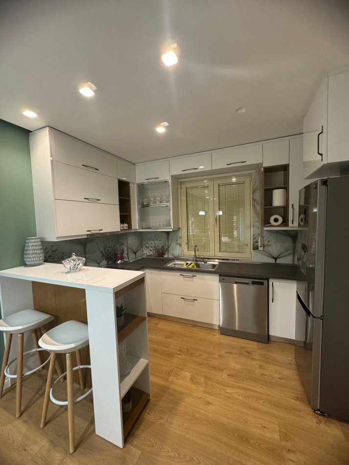Tirane, shitet apartament 2+1+Ballkon Kati 2, 102 m² 140.000 € (Rruga Dalip Topi , Fresk)