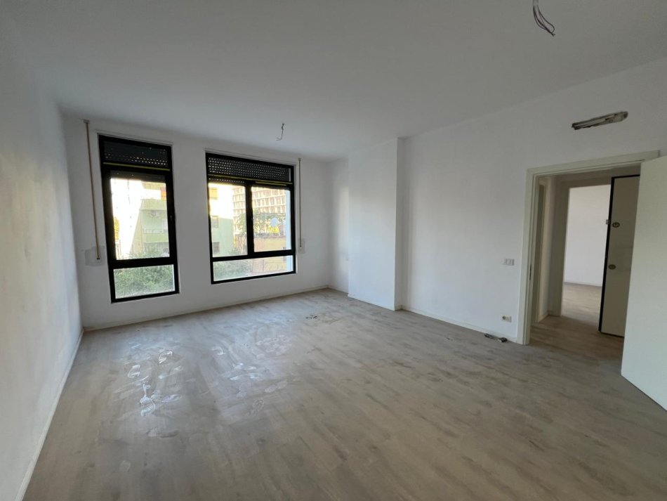 Tirane, shitet apartament 1+1+Ballkon Kati 1, 71 m² 117.000 € (Rruga Tahir Kadare)