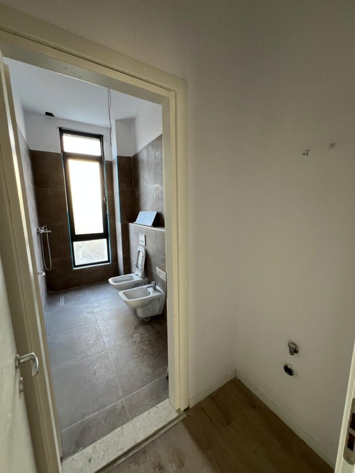 Tirane, shitet apartament 1+1+Ballkon Kati 1, 71 m² 117.000 € (Rruga Tahir Kadare)