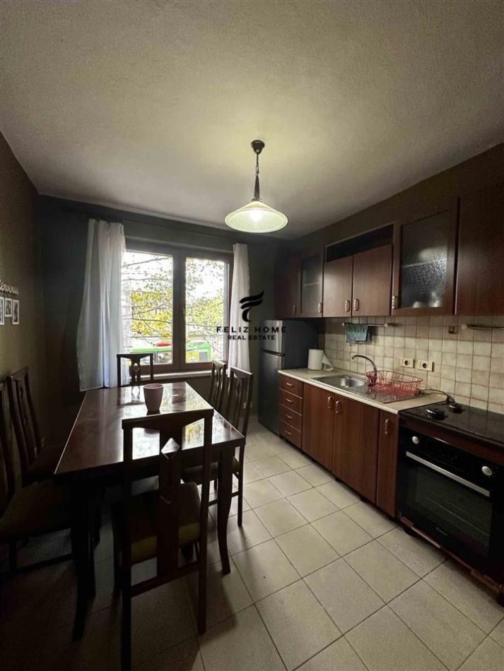 Tirane, jepet me qera apartament 1+1 Kati 2, 56 m² 500 € (QENDER)