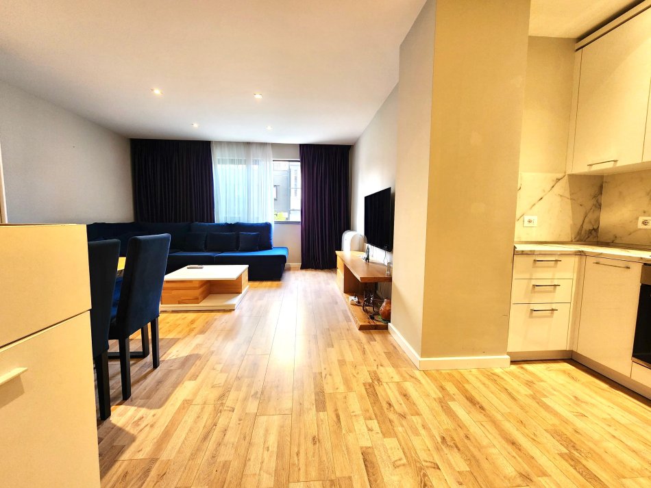 Shitet: Garzoniere/kthehet ne 1+1 ( 48m2 ) 📍BLLOKU - Garda ( Jurdiku ) || Mund te lihet me Qira min 500€/muaj