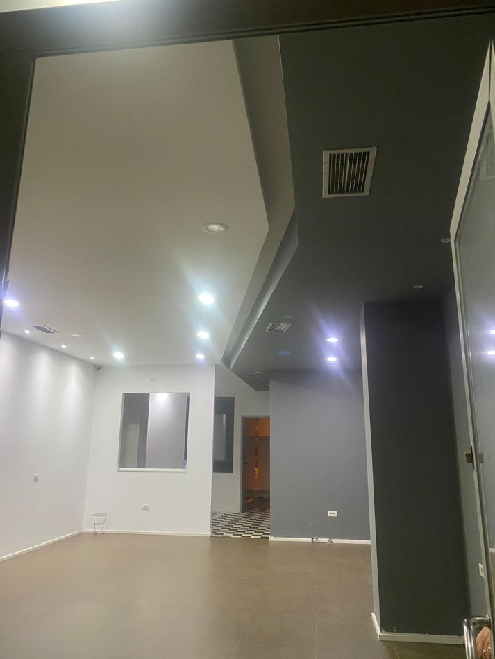 Tirane, shitet ambjent biznesi , 80 m² 216.000 € (PALLATI ME SHIGJETA)