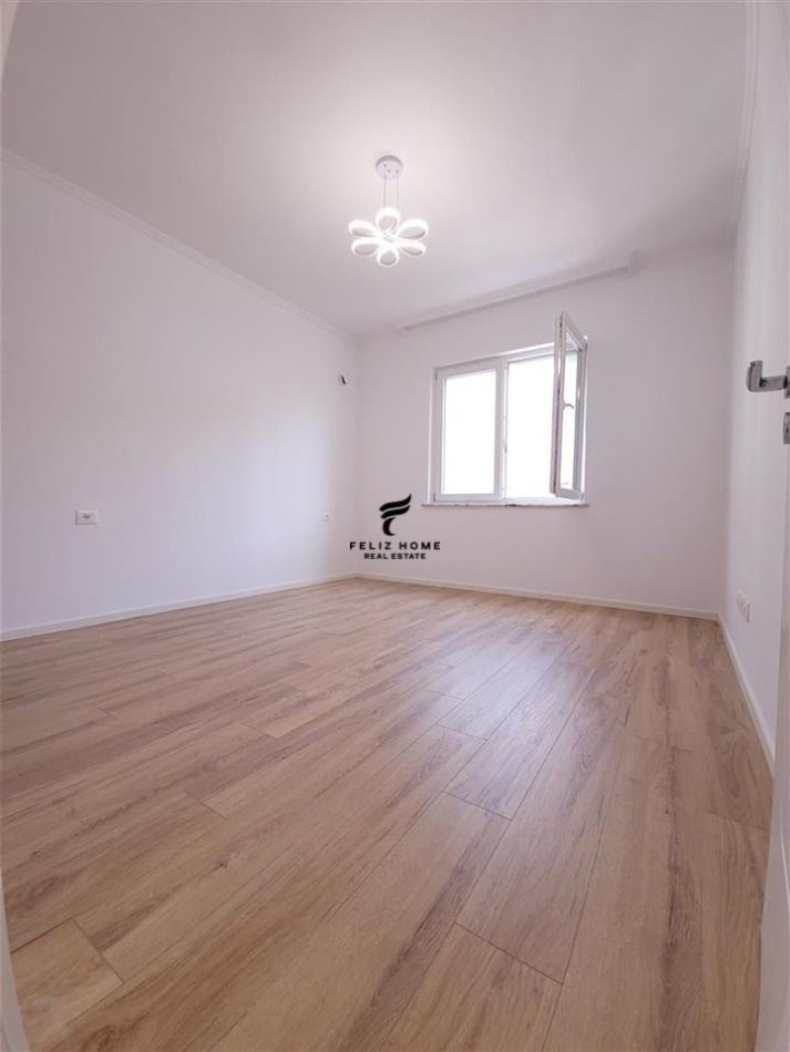 Tirane, shitet apartament 2+1+Ballkon Kati 7, 95 m² 210.000 € (ZOGU I ZI)