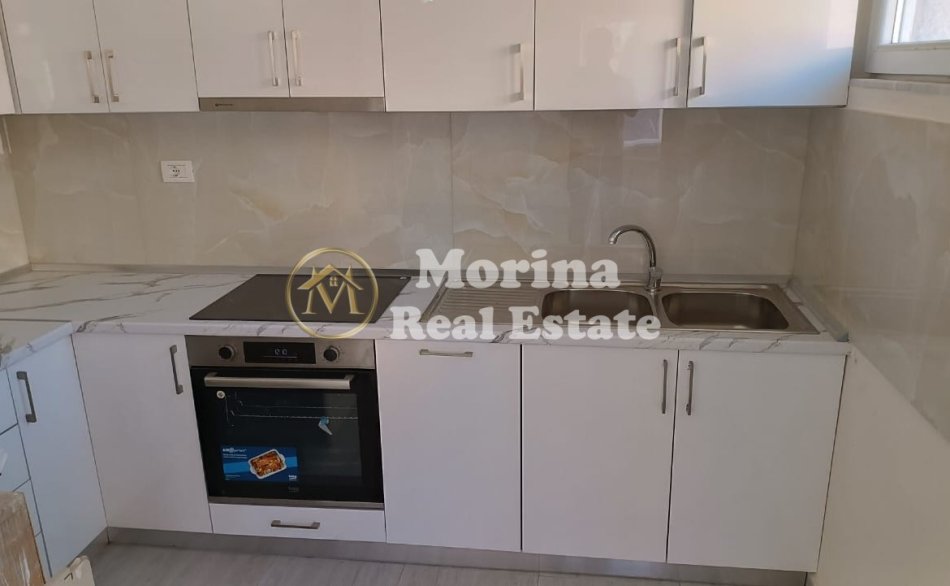 Tirane, jepet me qera apartament 3+1 Kati 5, 110 m² 1.200 € (Qender/ Hotel Internacionali)