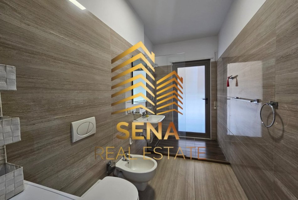 Tirane, jepet me qera apartament 2+1+Ballkon Kati 7, 128 m² 1.000 € (Rruga e Kavajës)