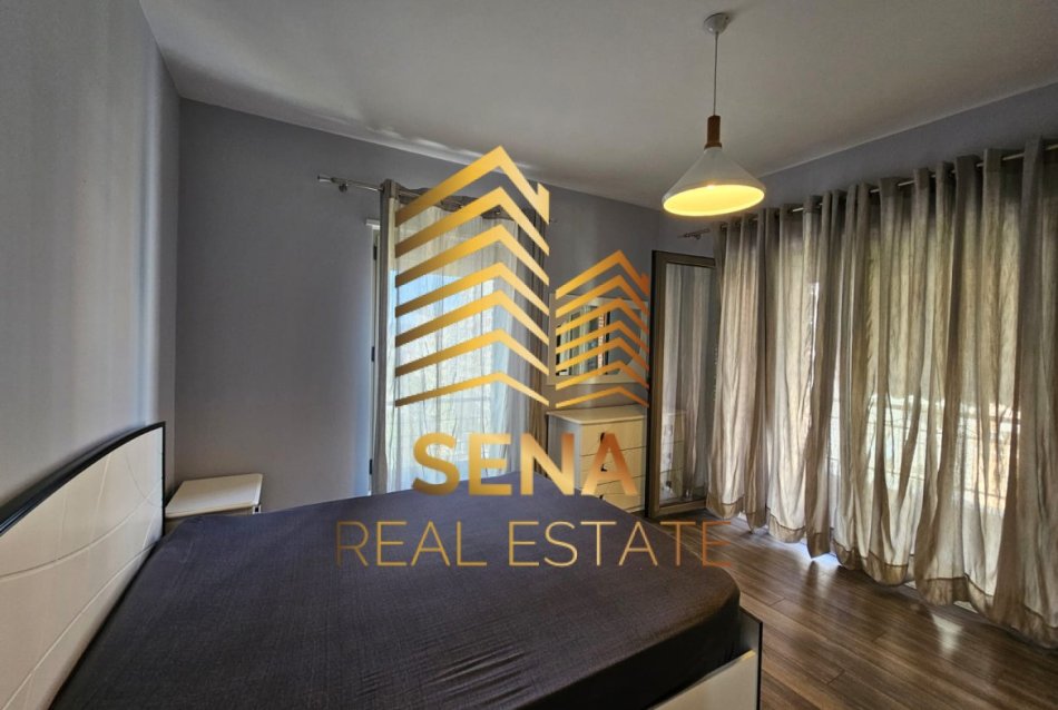 Tirane, jepet me qera apartament 2+1+Ballkon Kati 7, 128 m² 1.000 € (Rruga e Kavajës)