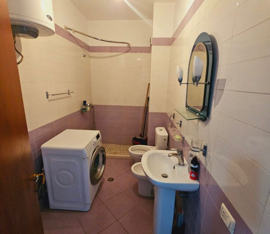 Me Qira: 2+1 +Ballkon 📍 ne Yzberisht - afer BIG MARKET,  Kati 8 -  Pallat i Ri || Totalisht e Mobiluar || 450 Euro/Muaj ||