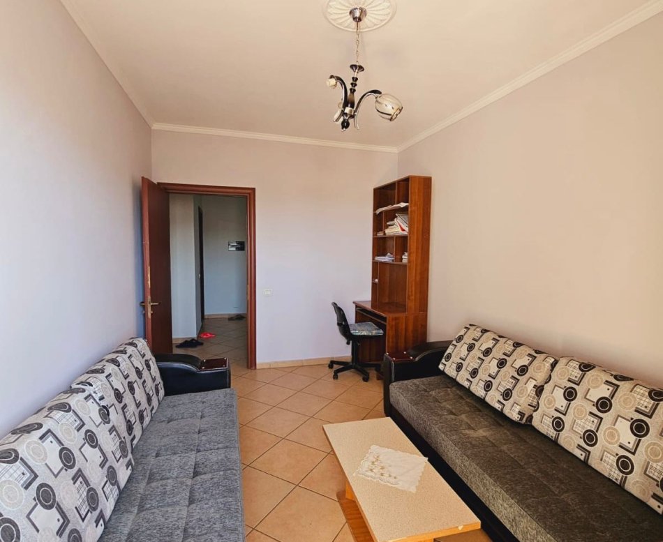 Me Qira: 2+1 +Ballkon 📍 ne Yzberisht - afer BIG MARKET,  Kati 8 -  Pallat i Ri || Totalisht e Mobiluar || 450 Euro/Muaj ||
