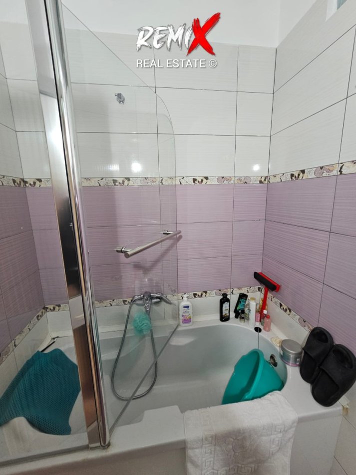 Mali Robit, jepet me qera apartament 1+1+Aneks+Ballkon Kati 3, 55 m² 300 € 