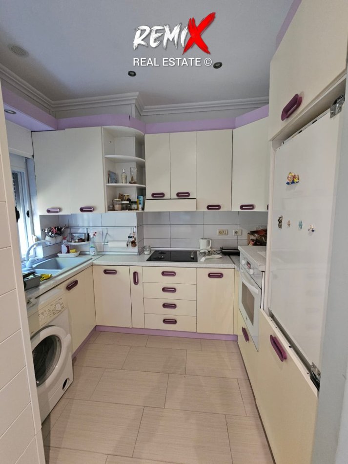 Mali Robit, jepet me qera apartament 1+1+Aneks+Ballkon Kati 3, 55 m² 300 € 