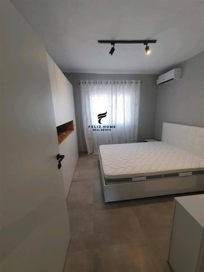 Tirane, jepet me qera apartament 1+1+Ballkon Kati 4, 63 m² 480 € (21 DHJETORI)