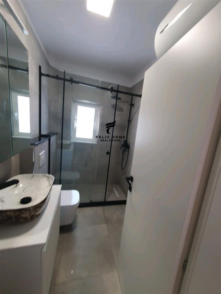Tirane, jepet me qera apartament 1+1+Ballkon Kati 4, 63 m² 480 € (21 DHJETORI)