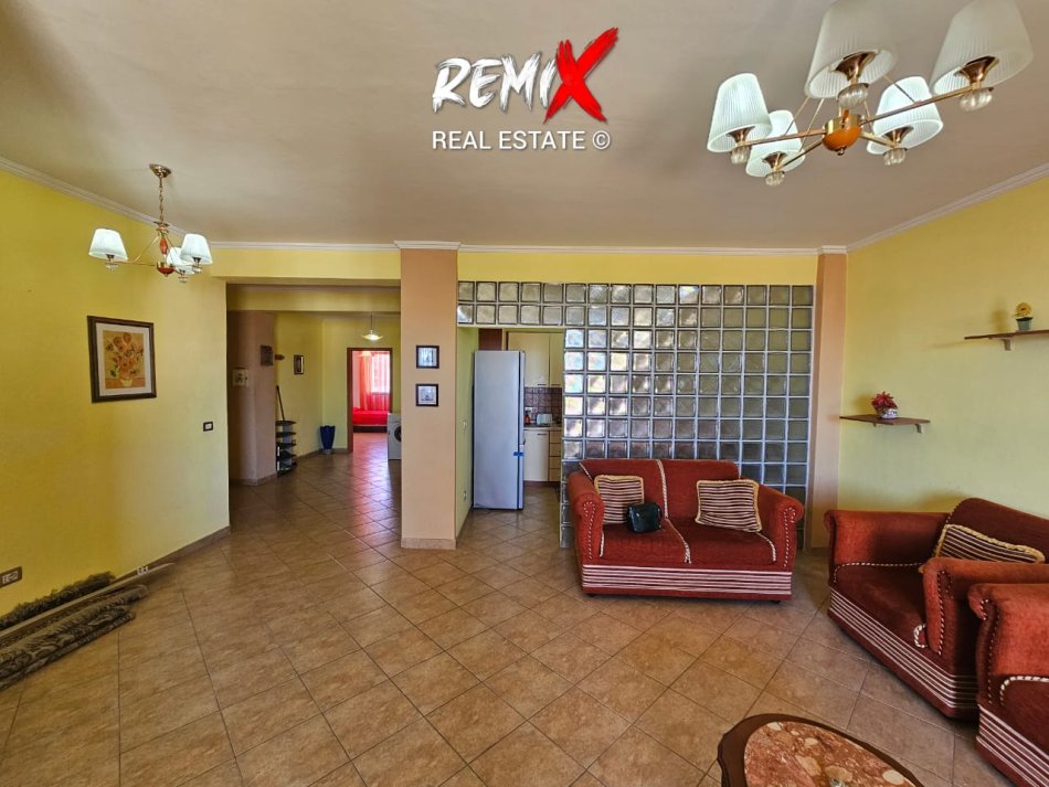 Durres, jepet me qera apartament 3+1+Aneks+Ballkon Kati 12, 600 € 