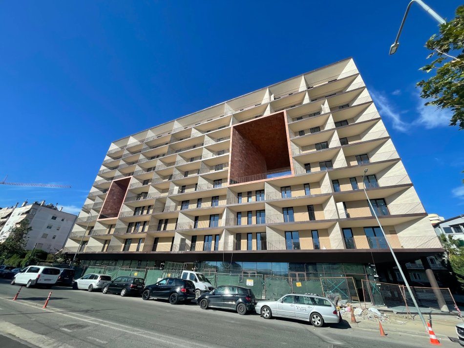 Tirane, shitet apartament 2+1+Aneks+Ballkon Kati 8, 128 m² 422.400 € (RRUGA LIMAN KABA KOMPLEKSI DINAMO)
