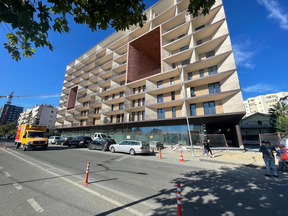 Tirane, shitet apartament 2+1+Aneks+Ballkon Kati 8, 128 m² 422.400 € (RRUGA LIMAN KABA KOMPLEKSI DINAMO)