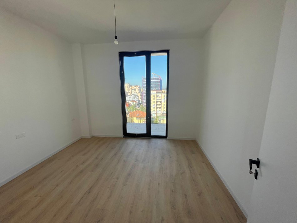 Tirane, shitet apartament 2+1+Aneks+Ballkon Kati 8, 128 m² 422.400 € (RRUGA LIMAN KABA KOMPLEKSI DINAMO)