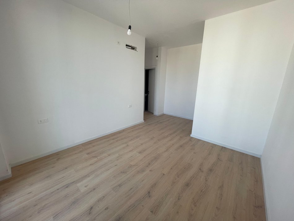 Tirane, shitet apartament 2+1+Aneks+Ballkon Kati 8, 128 m² 422.400 € (RRUGA LIMAN KABA KOMPLEKSI DINAMO)