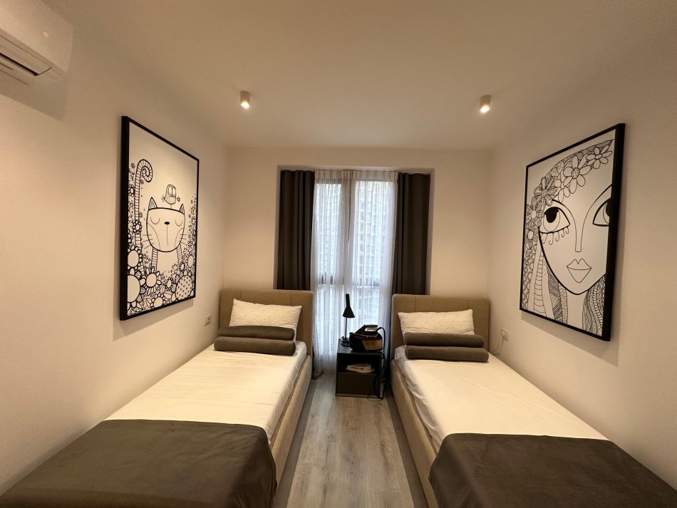 Tirane, jepet me qera apartament 2+1+Ballkon Kati 4, 130 m² 900 € (Ish Fusha e Aviacionit)