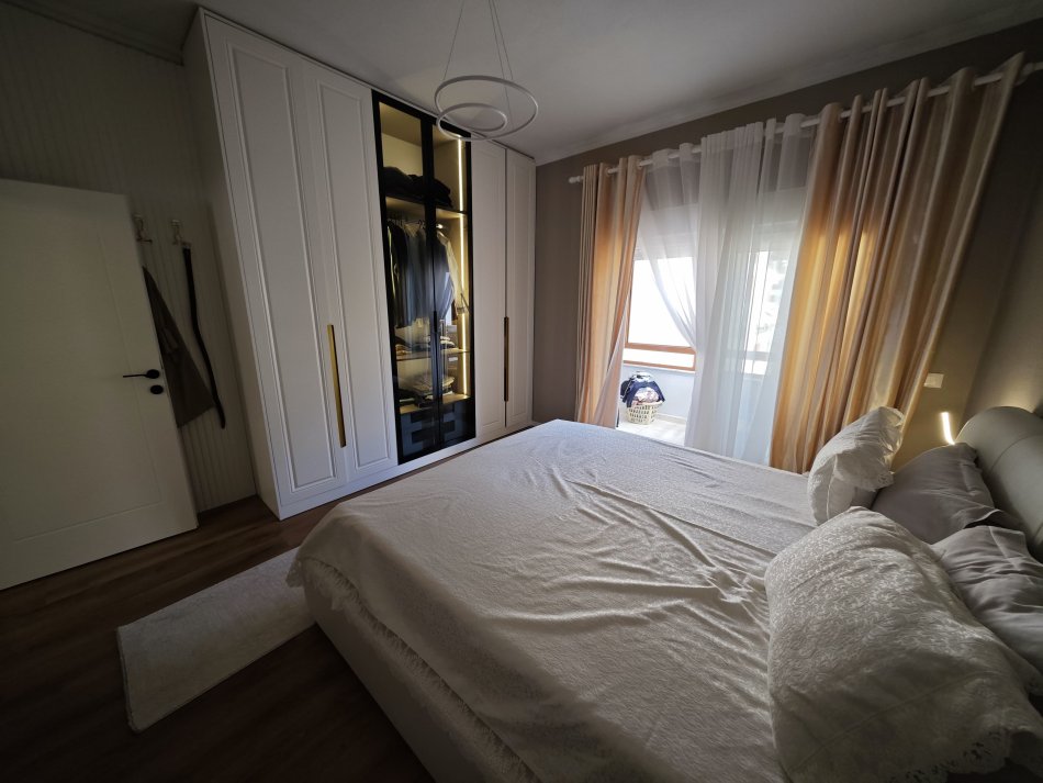 Tirane, shitet apartament 2+1 , 95 m² 130.000 € (FRESK)