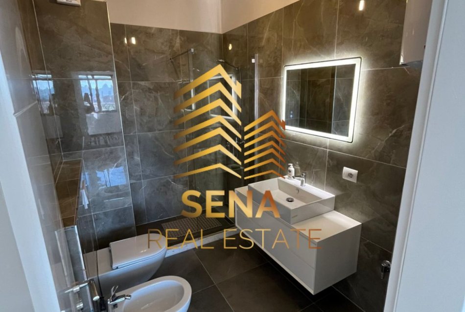 Tirane, shitet apartament 2+1+Ballkon Kati 7, 104 m² 196.000 € (Rruga Xhanfize Keko)