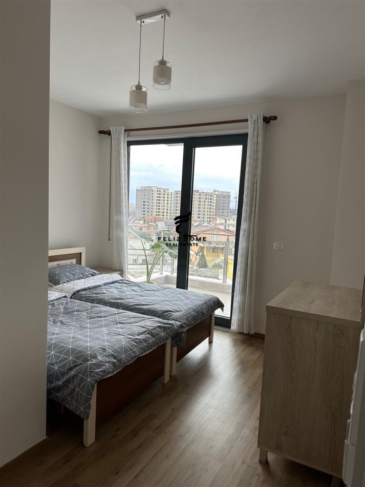 Tirane, jepet me qera apartament 2+1 Kati 3, 110 m² 750 € (ISH PARKU)