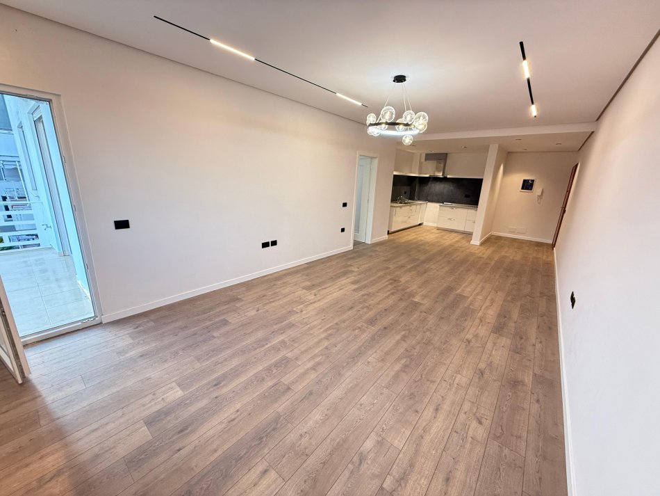 Shitet Apartament 2+1+2 tek (LIQENI I THATE , RRUGA HAMDI SINA)